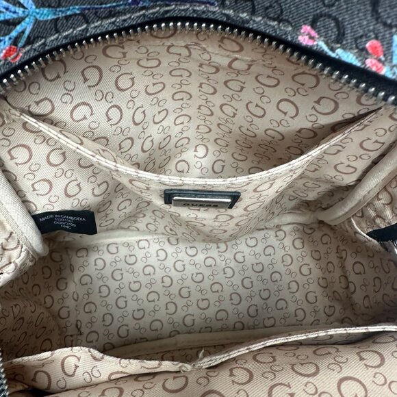 mini GUESS backpack with a floral pattern - Picture 9 of 13